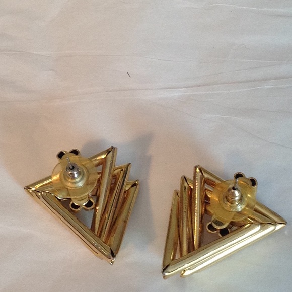 1 pair of geometric shape gold metal earrings - Picture 5 of 5